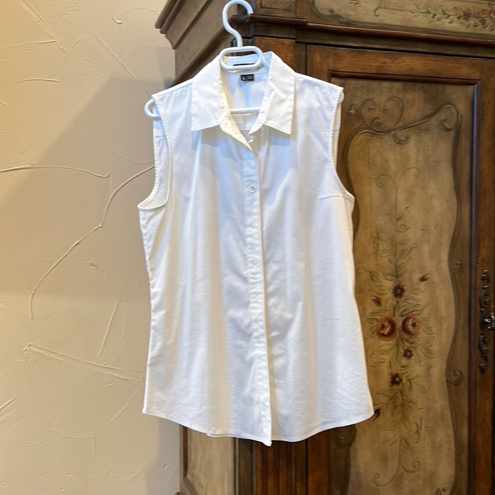 Theory sleeveless white shirt